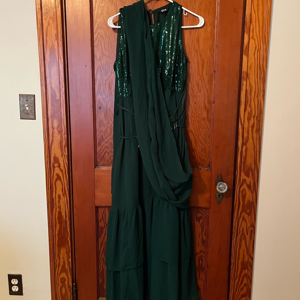 Elegant Green Kurta with Sequin Detailing